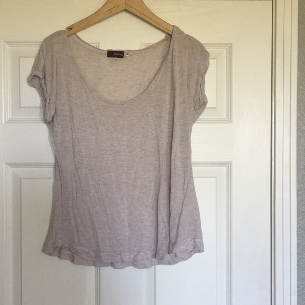 loose shirt